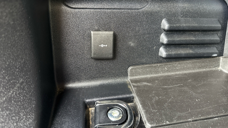 Land Rover Defender 90 Diesel 3.0 D200 Hard Top Auto